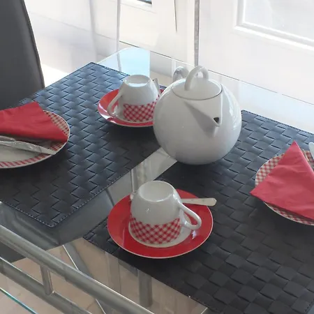 Stylish With Terrace *